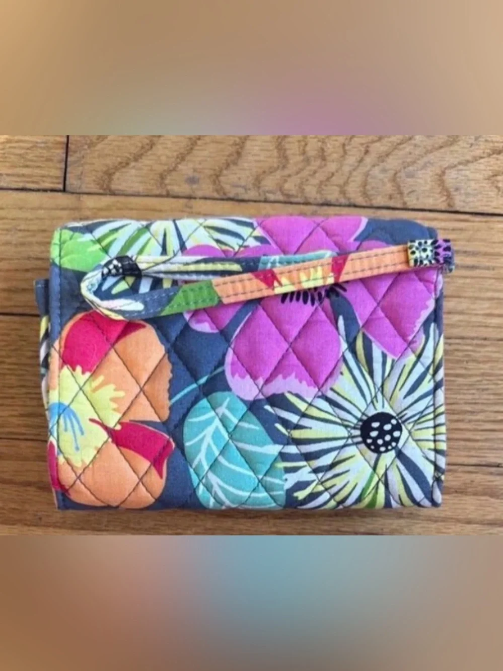 VERA BRADLEY Your Turn Smartphone Wristlet Jazzy Blooms Turnlock
